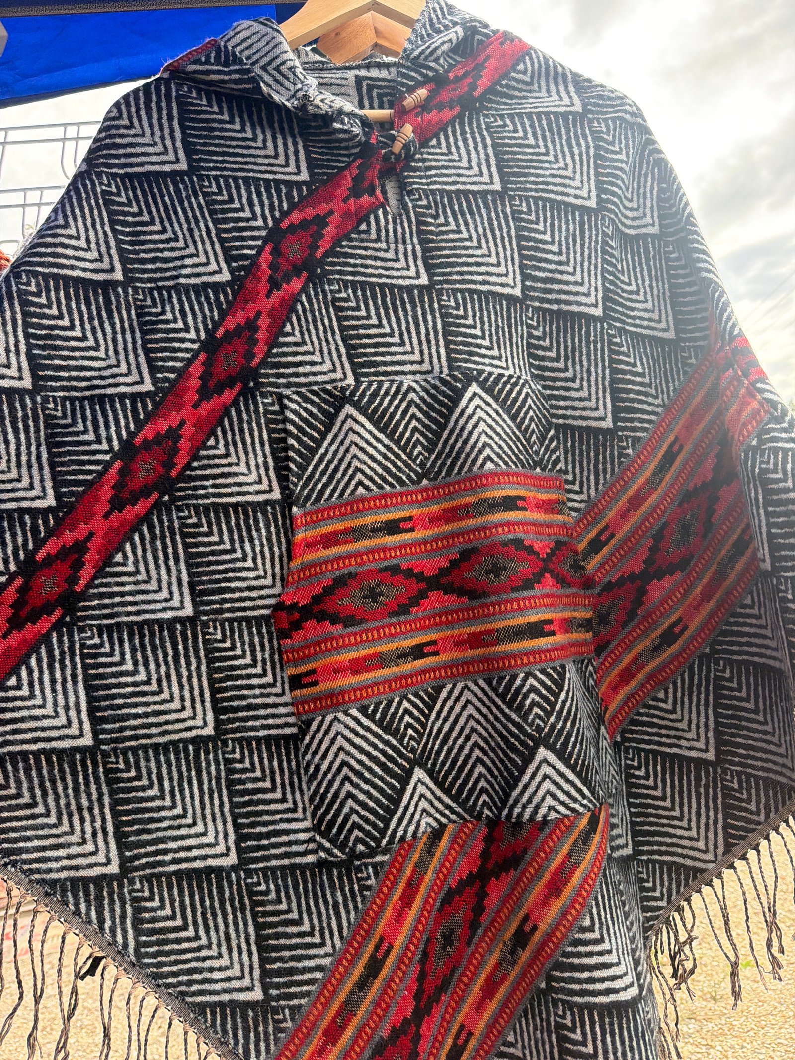 Pachaura Poncho